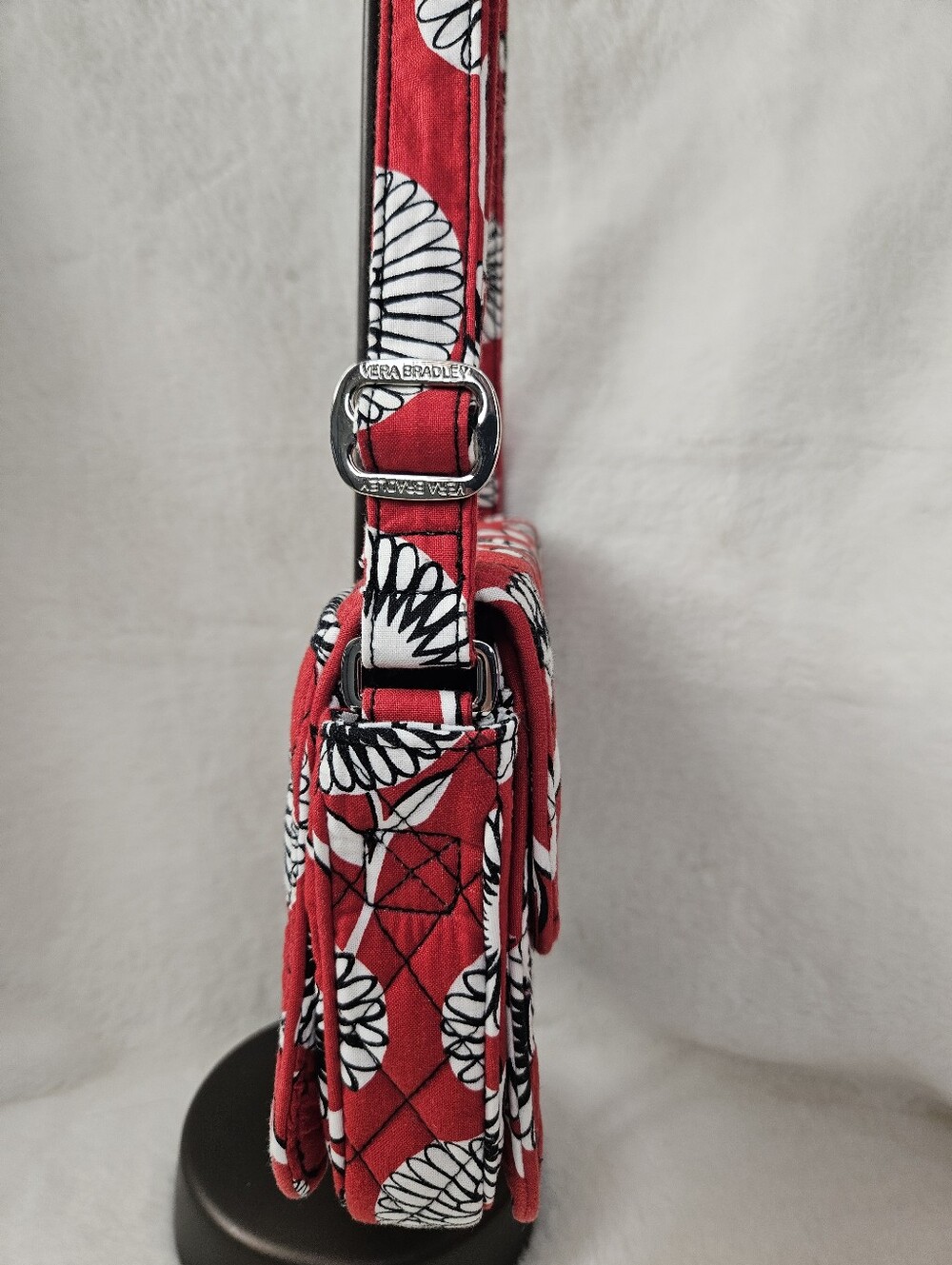 Vera Bradley Deco Daisy Crossbody Bag - Picture 3 of 7